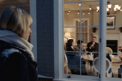 “Mom texted: ‘Ice storm, Christmas is canceled, everyone stay home to be safe’ — the next morning the whole family called saying ‘we miss you so much’, I opened Instagram and saw all of them raising their glasses at my sister’s house… and that night I decided to do something that would make their fifteen years of pretending unable to go back to how they were.”